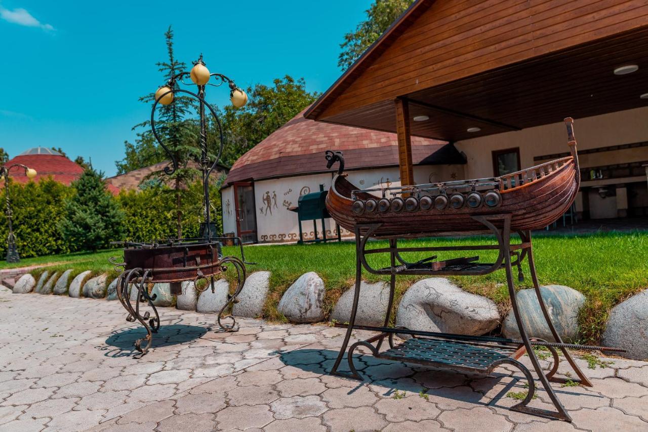 Gоlden Dragon Villa Hotel Бишкек Экстерьер фото